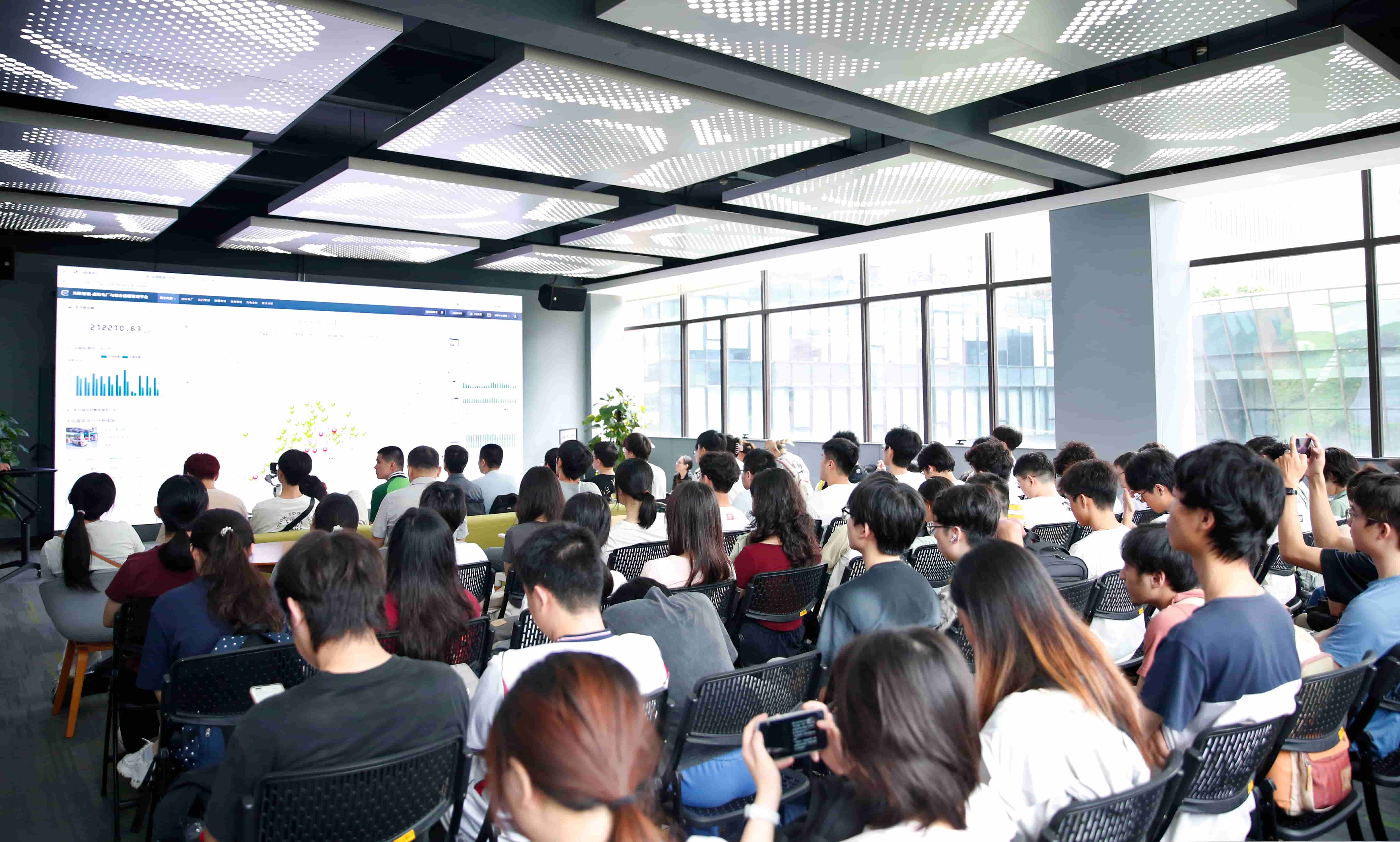 深入校企协同创新，，，，，赋能新型电力系统建设丨华南理工大学师生走进龙8官方网站电气发展产学研互换活动