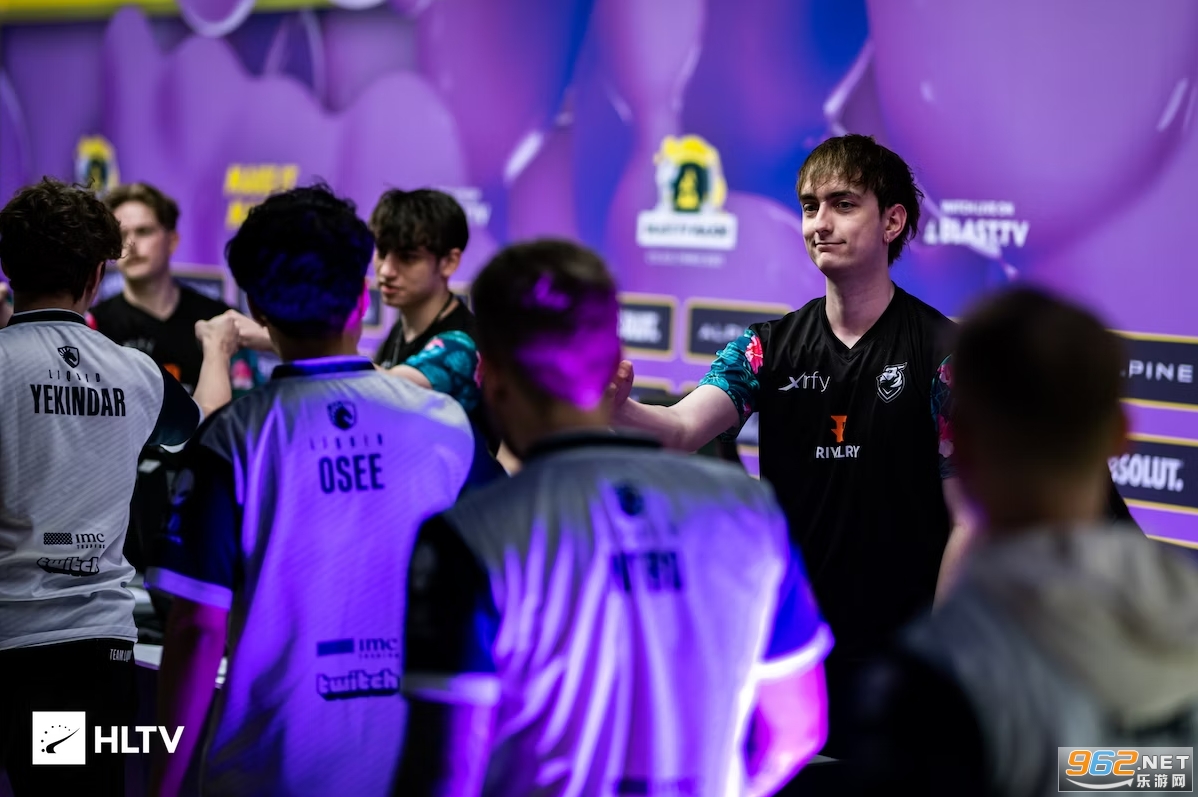 全能战士！PRX f0rsakeN 英雄海深不可测，五局选用不同角色。